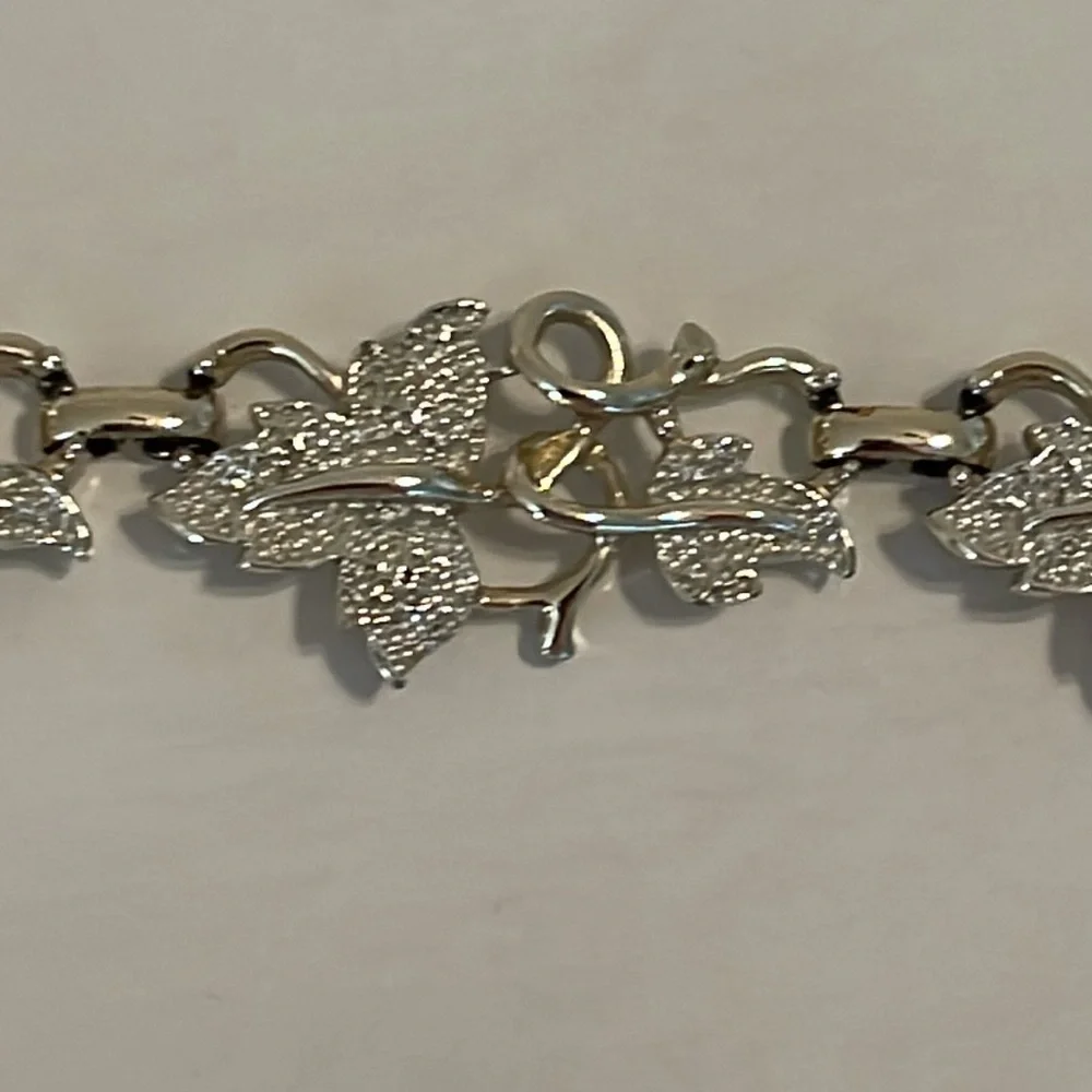 Sarah Coventry leaf necklace and brooch Set